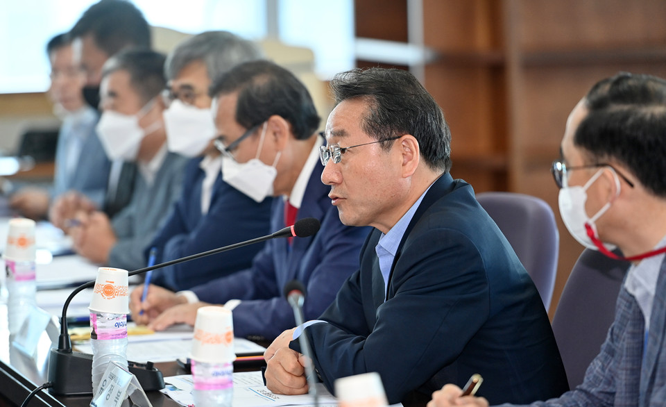 인수위원회 회의를 주재하고 있는 유정복 인천시장 당선인. (사진=인천시장직 인수위)