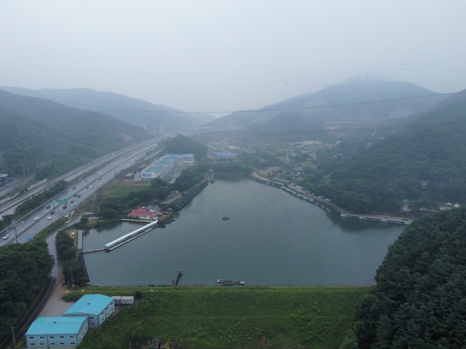 행정구역상 경기도 광주시 도척면에 위치한 진우저수지는 저수지보다는 낚시터로 더 잘 알려져 있다. (사진=김광섭 기자)