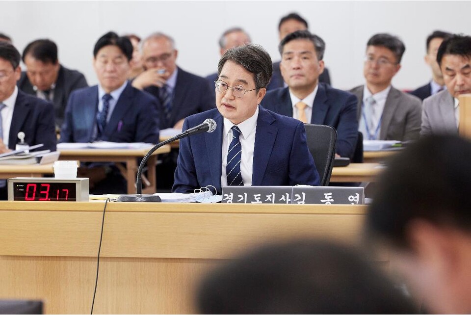 20일 오전 경기도청 4층 율곡홀에서 열린 2025 국토교통위원회 국정감사에서 김동연 경기지사가 답변하고 있다. (사진제공=경기도)