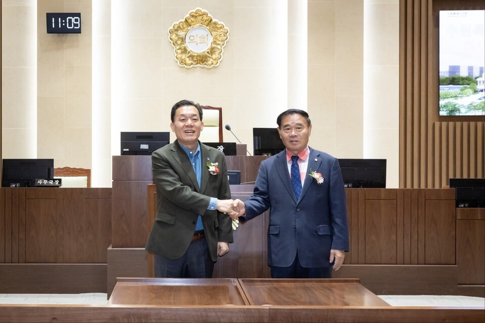 수원특례시의회가 17일 신청사 개청식을 열고 73년 만에 완전한 ‘의회 독립’ 시대를 열었다. (사진=이재준 수원시장 페이스북)