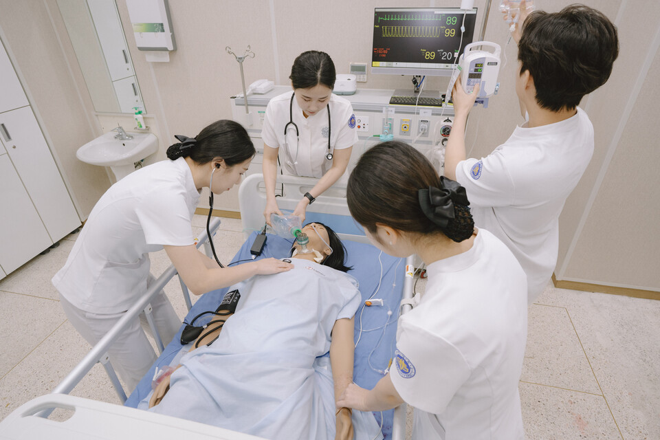 서정대학교 학생들은 오늘도 각자의 자리에서 변화를 만들어가고 있다.  사진은 간호학과. (사진제공=서정대학교)
