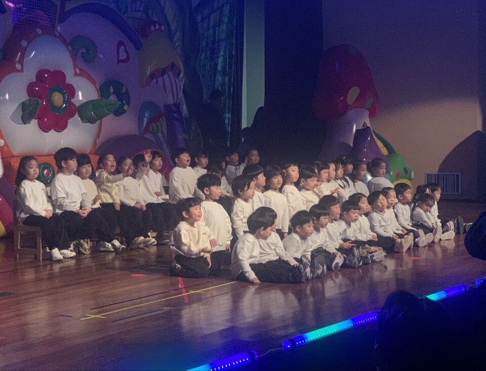 ] 4일 오전 10시께 양주시 덕계동에 자리한 LG패션 복합단지에서는 작은 무대가 큰 박수를 받았다. (사진제공=오기춘 기자)