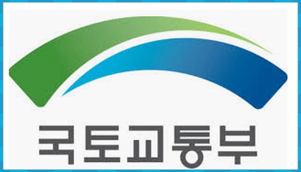 국토교통부가 장애인·유공자가 이용하는 1년 이상 리스·렌트 차량도 고속도로 통행료 감면 대상에 포함하고, 미성년 자녀 3명 이상 다자녀가구에는 주말·공휴일 20% 할인 제도를 신설하는 방향으로 제도를 손본다. (사진=국토부)