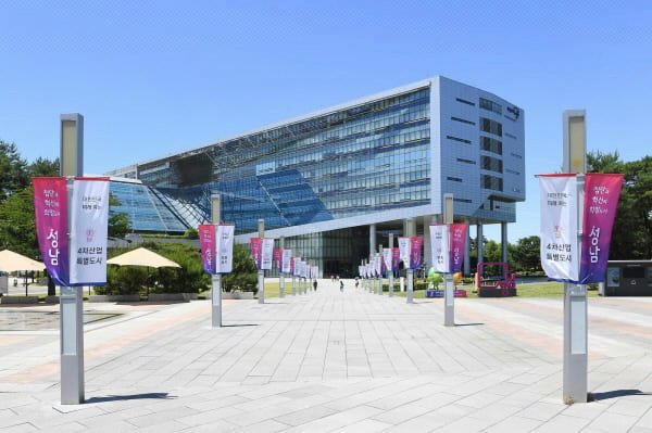 성남시 소개팅 ‘솔로몬의 선택’, 영국 가디언 다큐서 조명